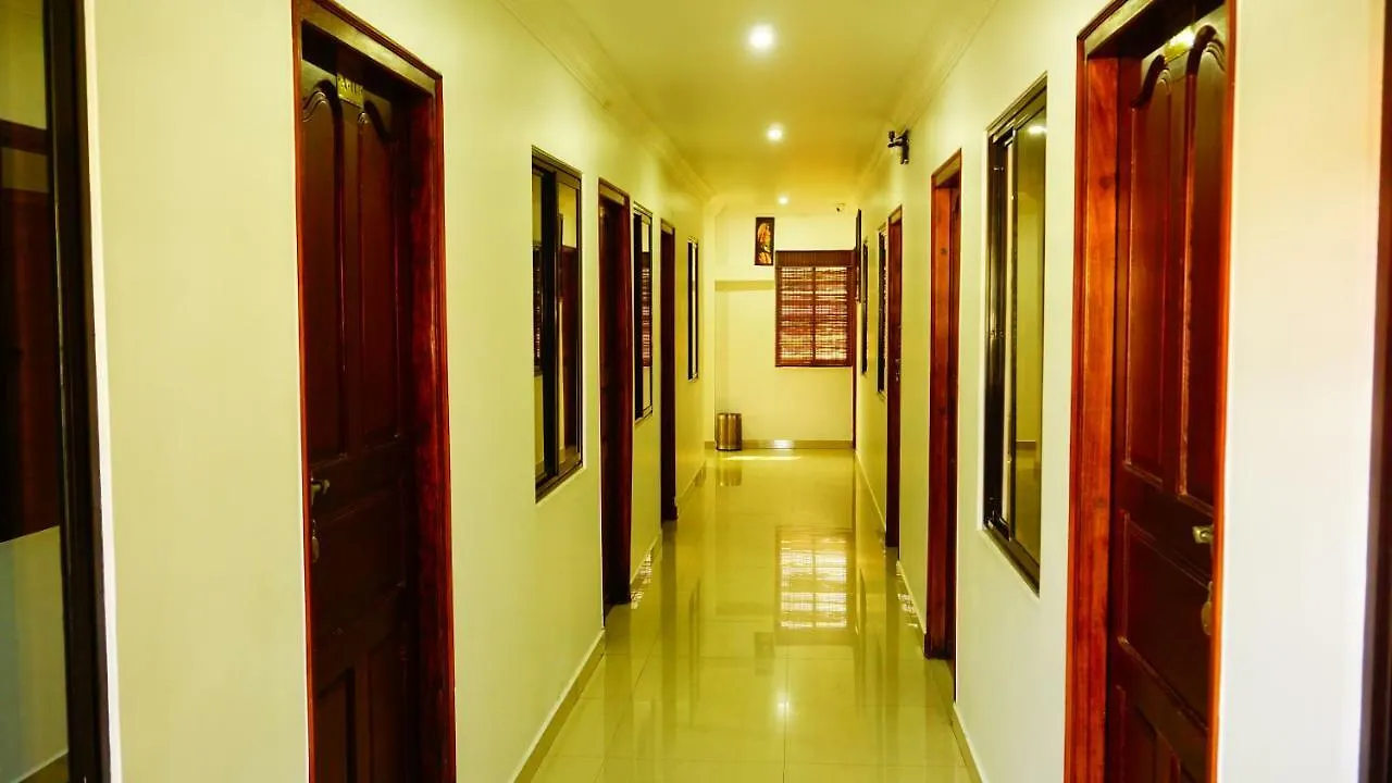 Thayamkery'S Royal Inn Kochi