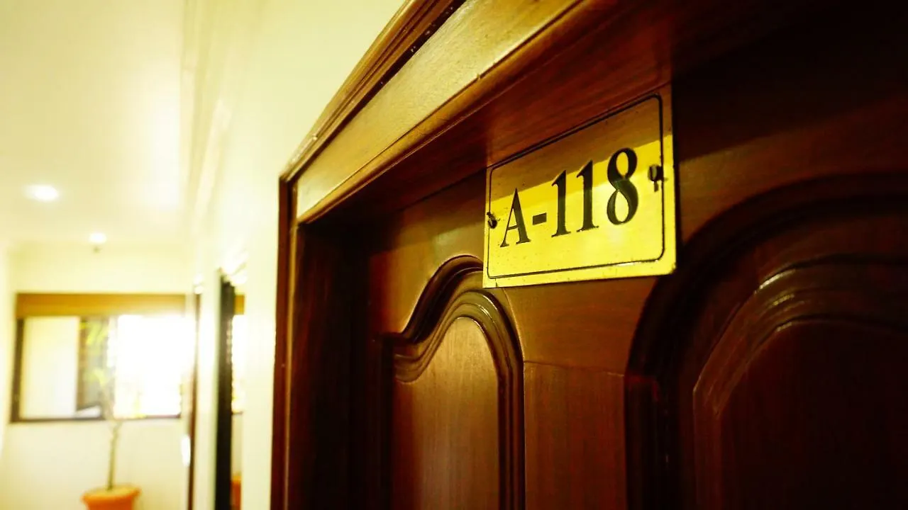 Thayamkery'S Royal Inn Kochi