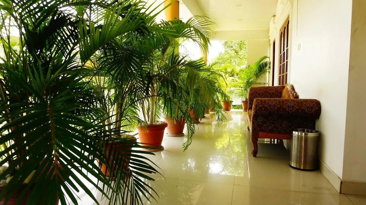 Thayamkery'S Royal Inn Kochi 2*,